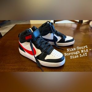 Nike Court Borough Mid - Size 3.5Y